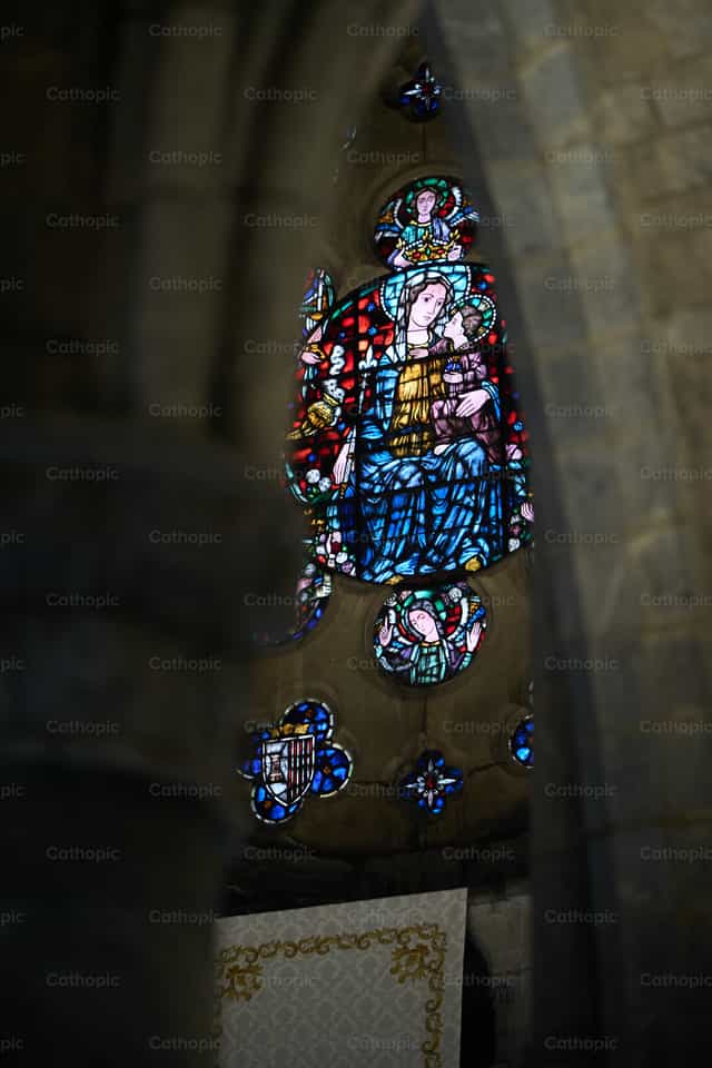 Vitrail de la Vierge Marie - Images catholiques de stock - Photo de Iván W. Jaques