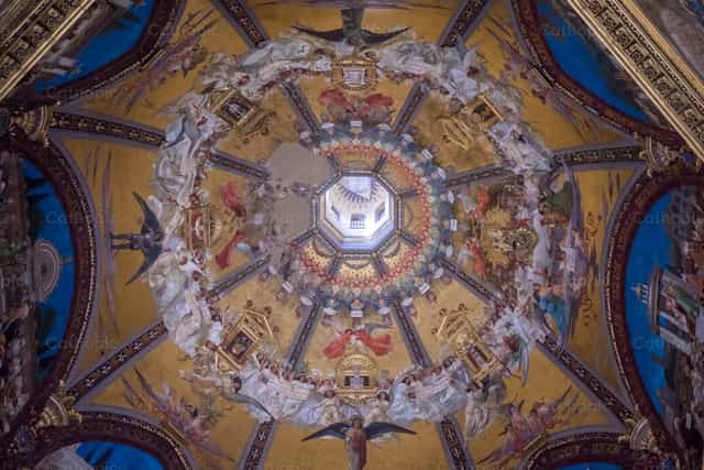Cúpula de la Basílica de la Santa Casa - Banco de imágenes católicas - Fotografía por Vytautas Markūnas SDB