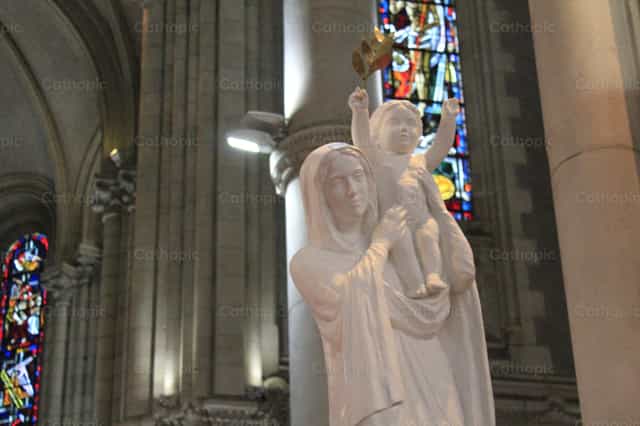 Notre Dame de Francia - Banco de imágenes católicas