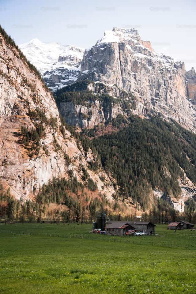 Paisaje de los Alpes suizos - Banco de imágenes católicas - Fotografía por Santiago de la Hoz