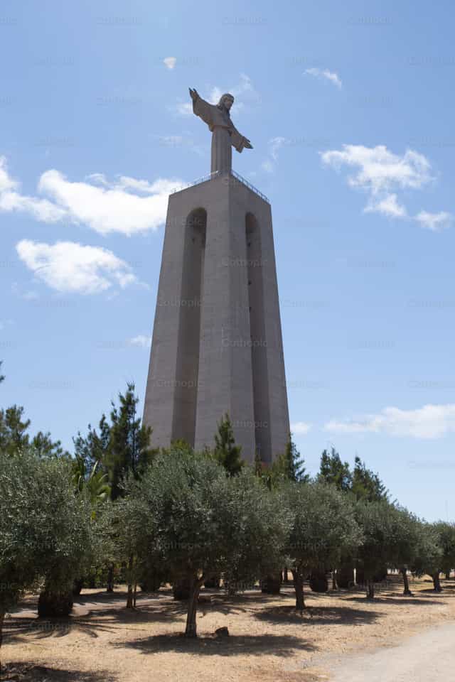 Monumento a Jesucristo en Lisboa - Banco de imágenes católicas