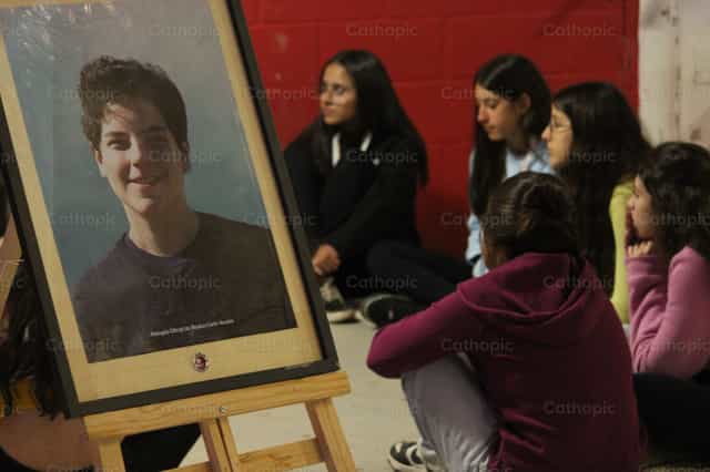 Fotografia de Carlo Acutis - Banco de imágenes católicas - Fotografía por Thácio Leite