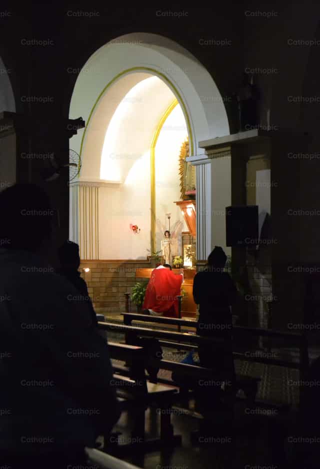 Adoremos a Cristo Rey - Banco de imágenes católicas
