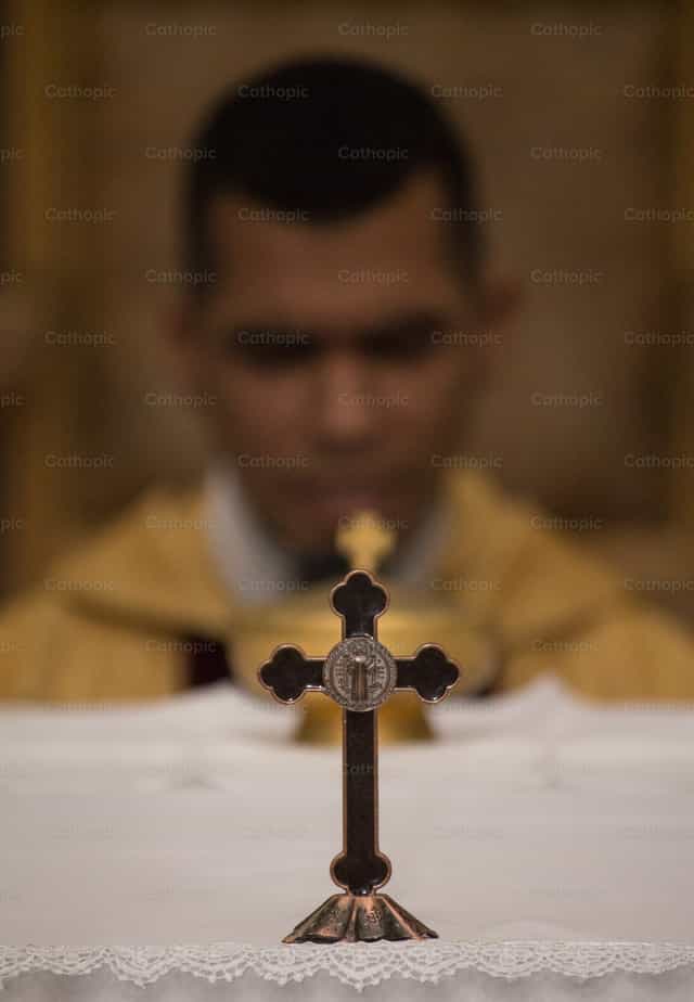 Holy Thursday - Catholic stock images - Photo by Carlos Daniel