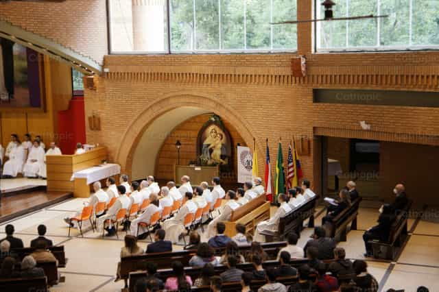 Ordenaciones en Schoenstatt - Banco de imágenes católicas