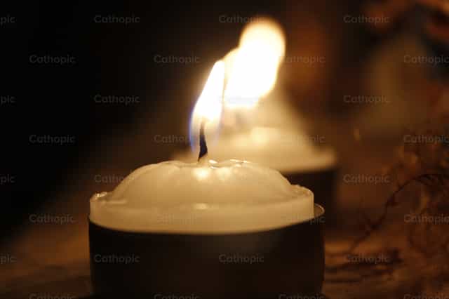 Candele - Immagini stock cattoliche