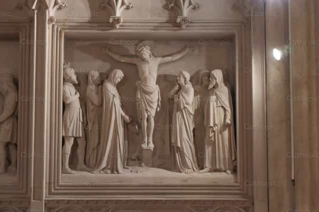 Chemin de croix Jésus meurt sur la croix - Images catholiques de stock - Photo de encaminados vamos