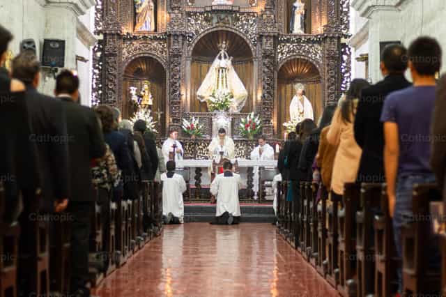 Santa Misa en Yanahuara - Banco de imágenes católicas - Fotografía por Jorge Luis Acasiete Conza