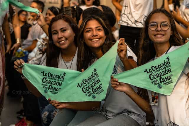 Jóvenes misioneras - Banco de imágenes católicas - Fotografía por Andrés José Barbera Zambrano