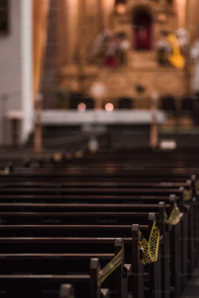 Tempel in Zeiten einer Pandemie - Katholische Stockfotos - Foto von Manuel González Asturias, SJ