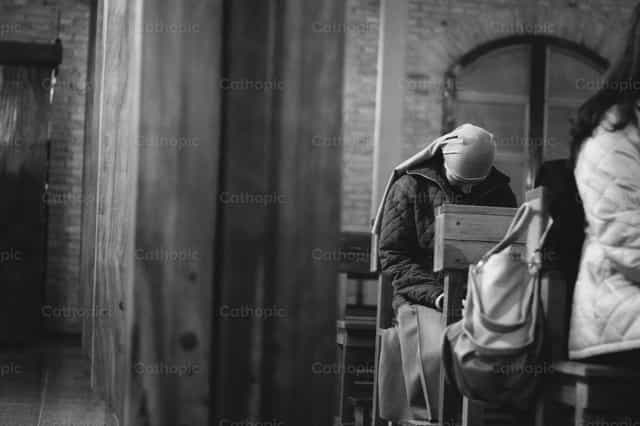 Nanonalang madre sa parokya - Mga Catholic stock image