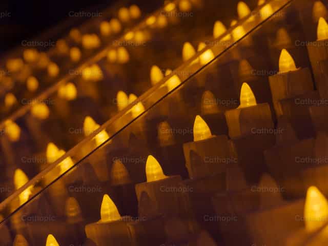 Velas para la ofrenda - Banco de imágenes católicas