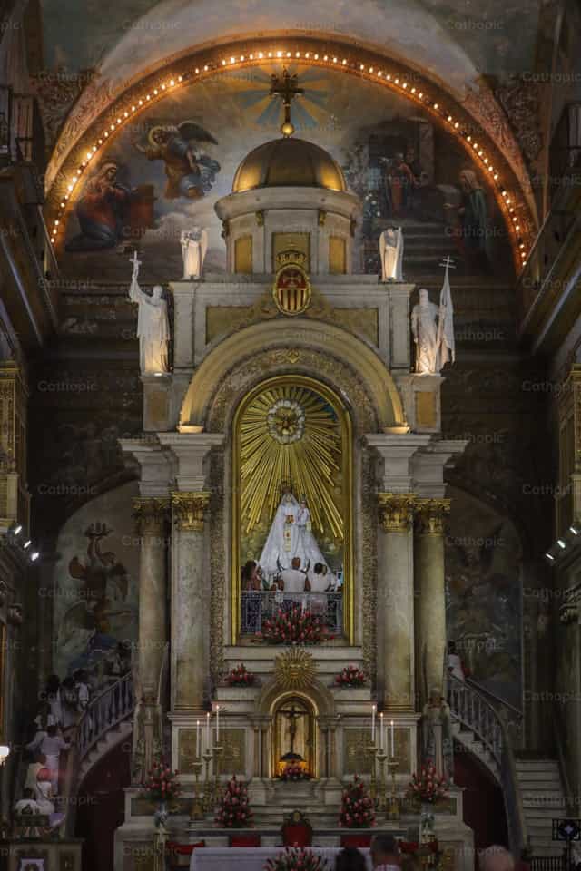 Chiesa della Virgen de la Merced a Cuba - Immagini stock cattoliche - Foto di Adrian Martínez Cádiz