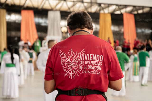 Caminando hacia la celebración - Banco de imágenes católicas
