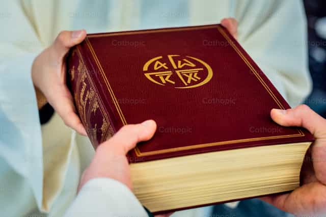 La Biblia - Banco de imágenes católicas