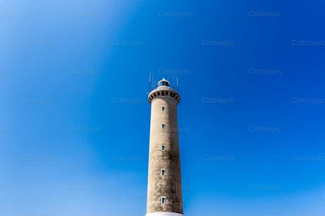 Lighthouse and sky - Catholic stock images - Photo by Jakov Pleše