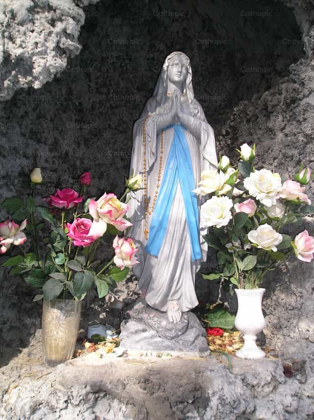 María de Lourdes - Banco de imágenes católicas
