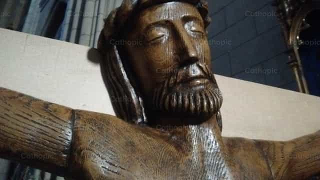 Crucifijo - Banco de imágenes católicas