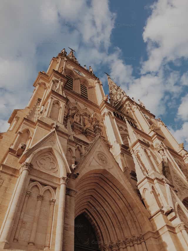 Basilika von Luján am Tag - Katholische Stockfotos