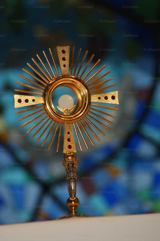 Dios haciendose pequeño - Banco de imágenes católicas