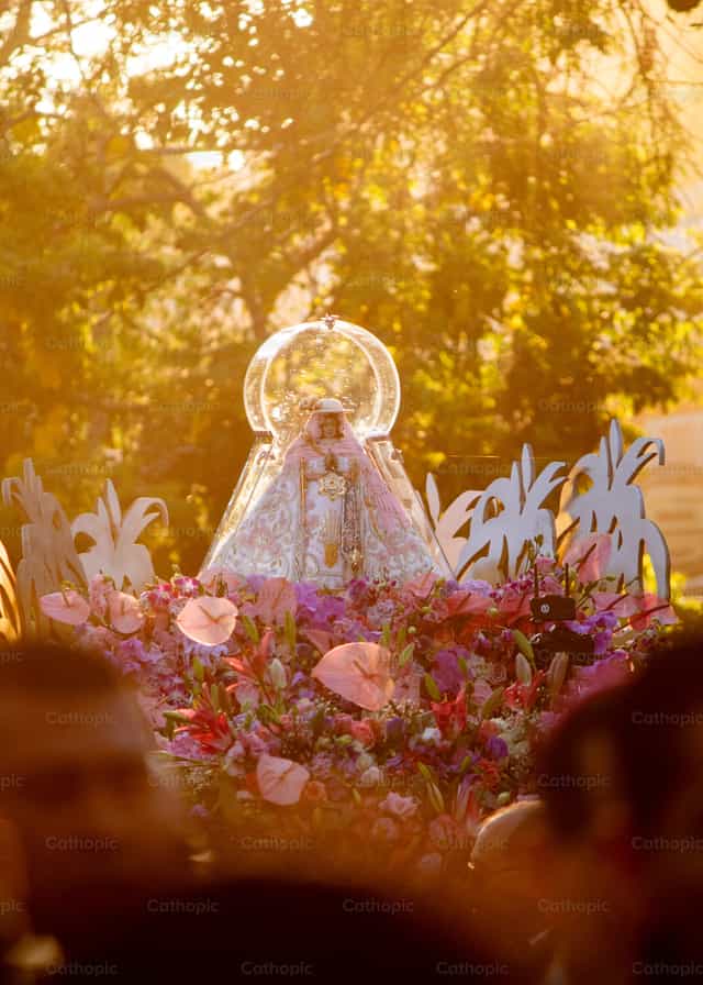 Amanecer con la Virgen de Zapopan - Banco de imágenes católicas