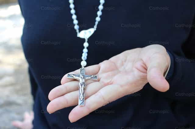 Rosario camino hacia Cristo - Banco de imágenes católicas
