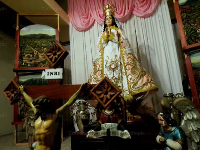 Virgen en Ujarras - Banco de imágenes católicas - Fotografía por Luis Carlos Bonilla Soto