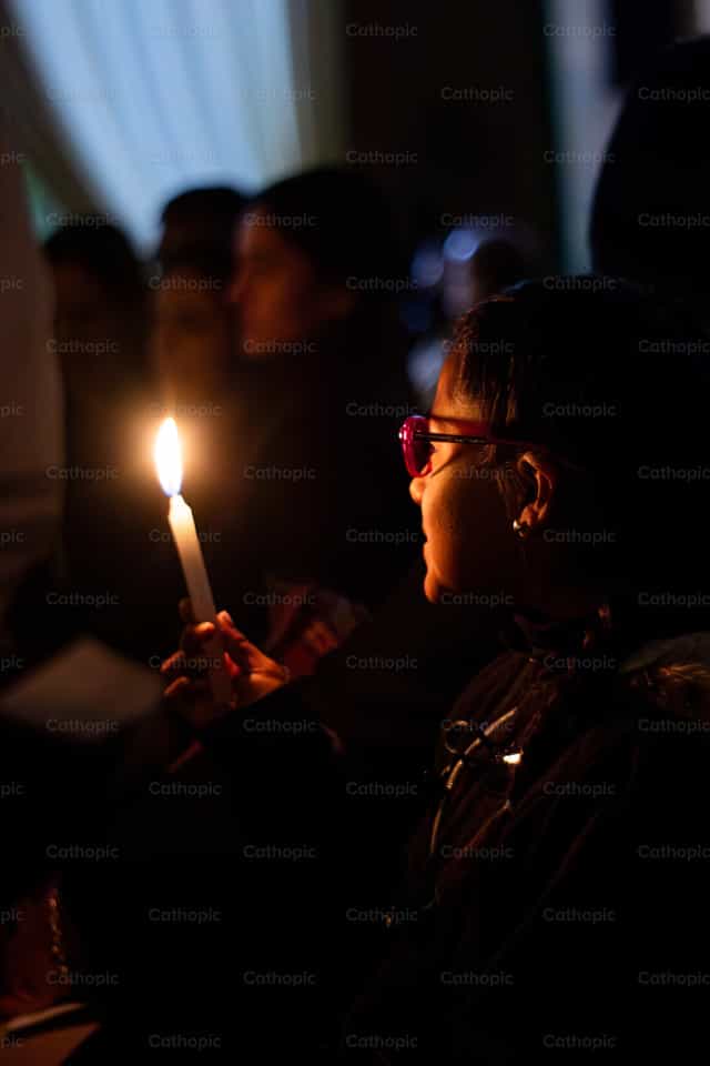 Vela en Semana Santa - Banco de imágenes católicas