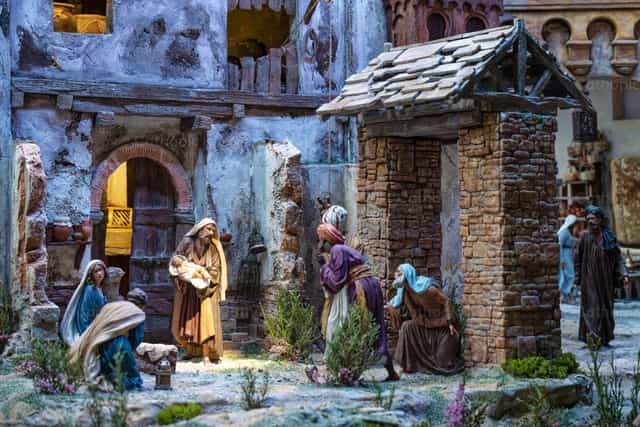 Adoración de los reyes magos en portal de Belen - Banco de imágenes católicas - Fotografía por Julián Iglesias