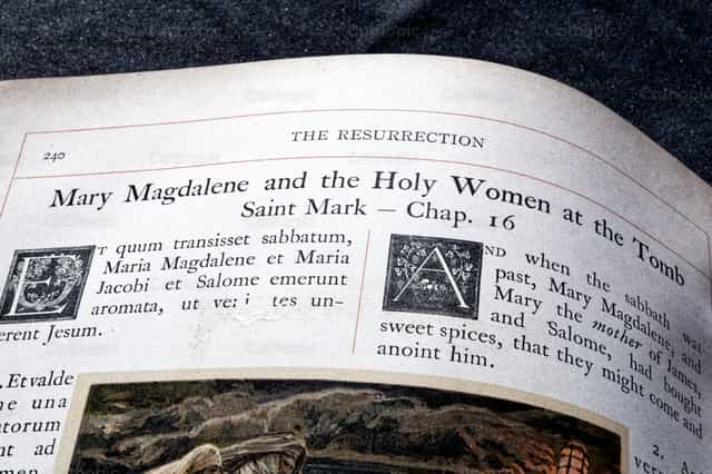 O Evangelho de São Marcos, capítulo 16 - Imagens católicas de stock