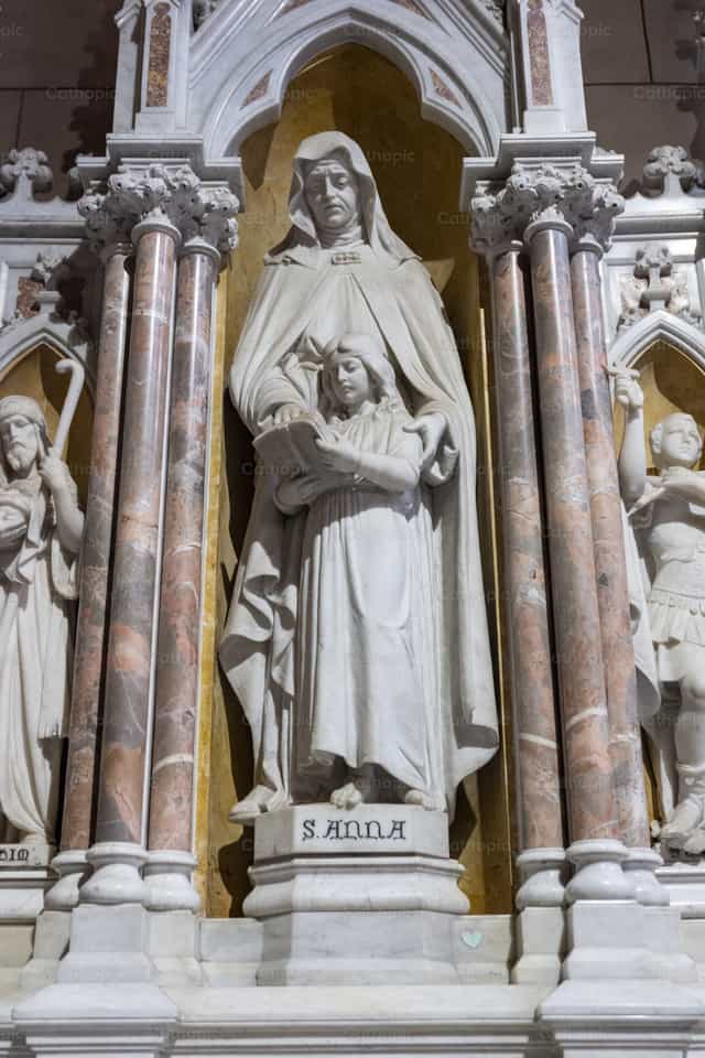 St. Anne, the grandmother of Jesus - Catholic stock images - Photo by Titi Maciel Pérez