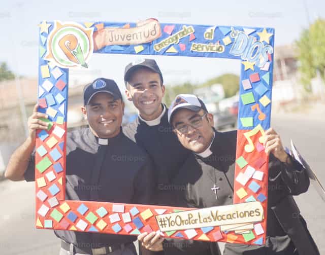 Tinawag ang Kabataan - Mga Catholic stock image - Larawan ni Carlos Daniel