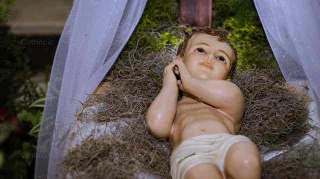 Niño Recién Nacido - Banco de imágenes católicas - Fotografía por Gabriel Manjarres