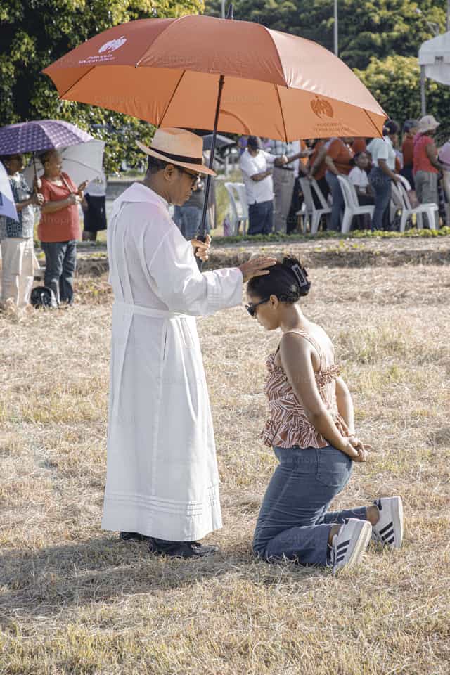 Confesión - Banco de imágenes católicas