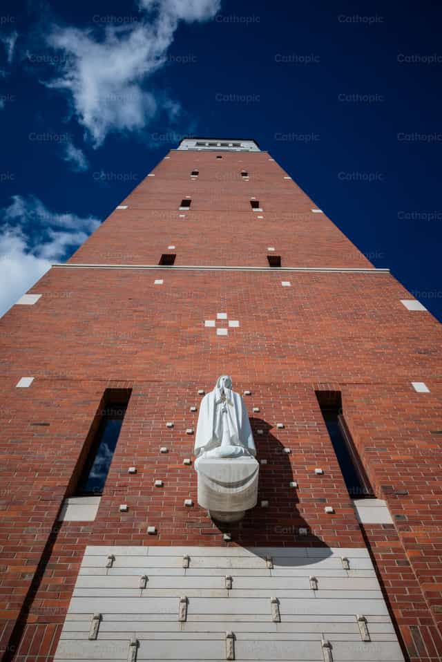 La Torre de Fátima - Banco de imágenes católicas - Fotografía por Vytautas Markūnas SDB