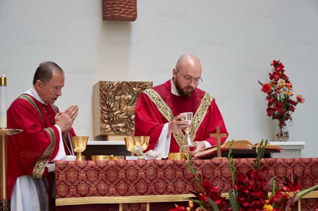 A Santíssima Missa - Imagens católicas de stock