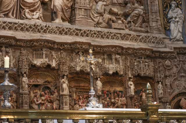 Main altar of the Basilica of Our Lady of Pilar - Catholic stock images - Photo by encaminados vamos