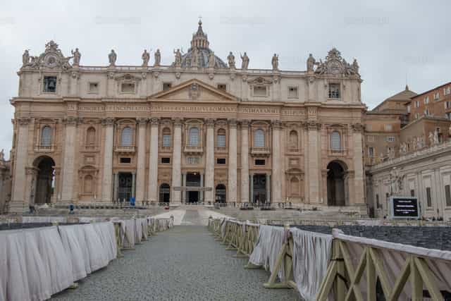 Basilique Saint-Pierre de Rome - Images catholiques de stock