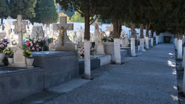 Campo Santo - Banco de imágenes católicas