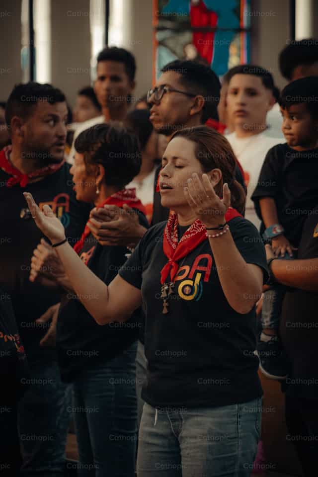 Dasal sa gitna ng lahat - Mga Catholic stock image