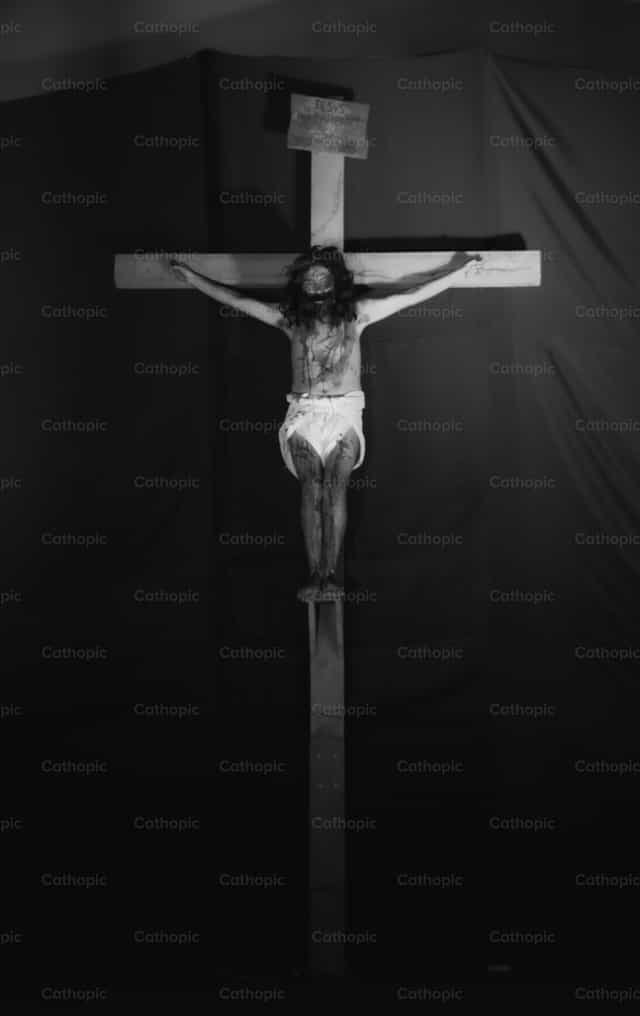 Crucifixion - Banco de imágenes católicas