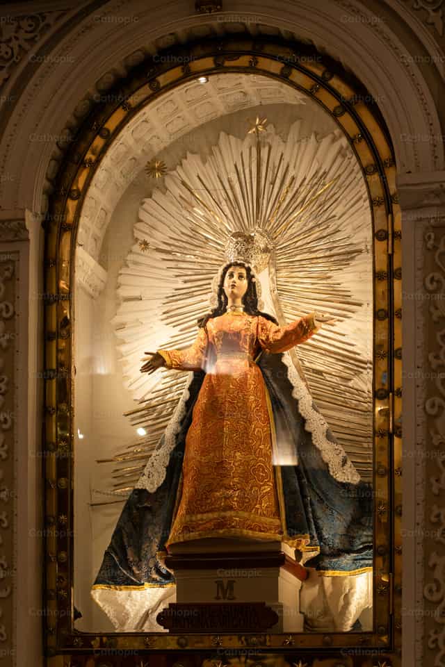 Our Lady of the Assumption - Catholic stock images - Photo by Jorge Luis Acasiete Conza