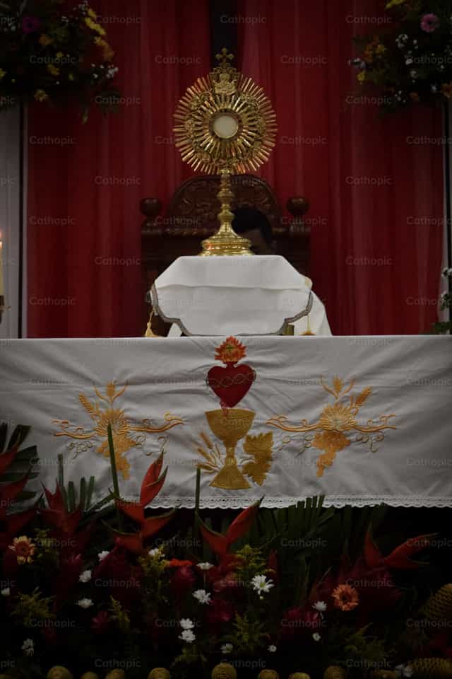 Santisimo Sacramento - Banco de imágenes católicas - Fotografía por Nayarb Photography