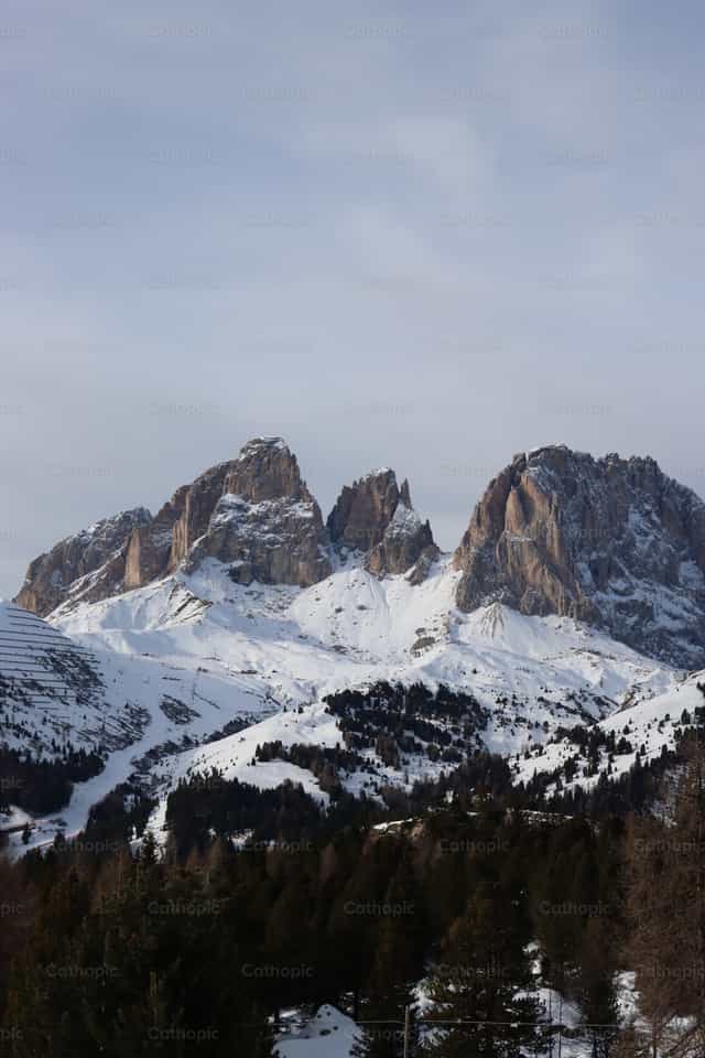 montaña dolomiti - Banco de imágenes católicas - Fotografía por Saul Ibarra
