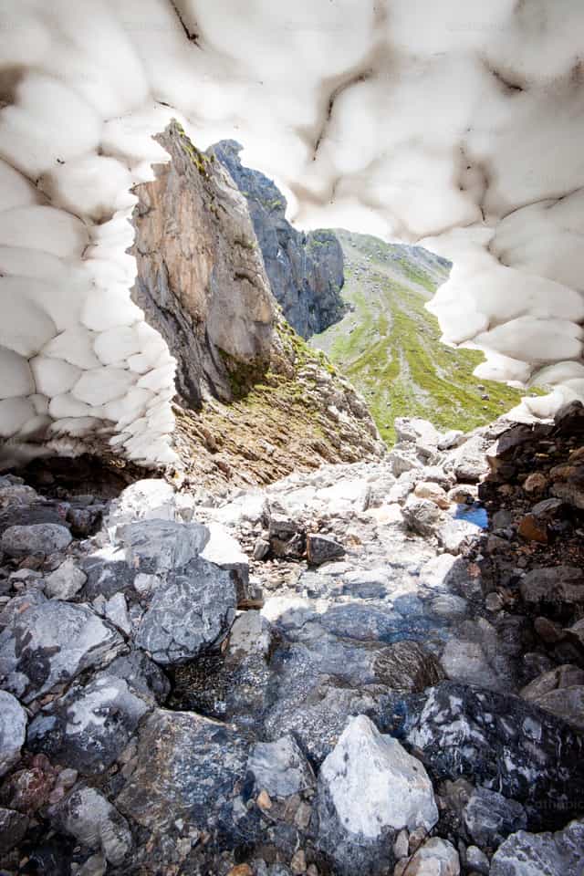 Cueva de hielo - Banco de imágenes católicas