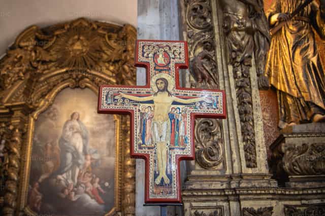 Cruz de San Damian - Banco de imágenes católicas