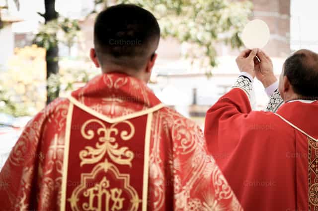 L’élévation - Images catholiques de stock