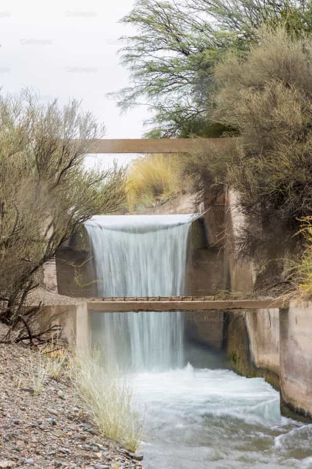 Torrente de vida - Banco de imágenes católicas - Fotografía por Titi Maciel Pérez