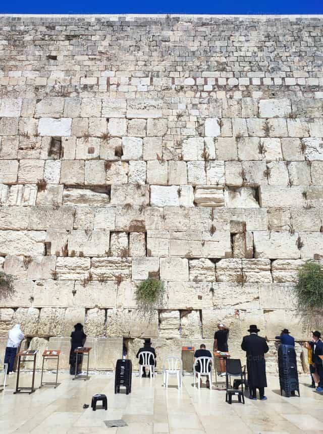 Muro de los Lamentos - Banco de imágenes católicas - Fotografía por Marius Jocys