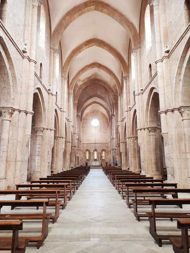 Abdij van Fossanova, kloosterkerk - Katholieke stockfoto's